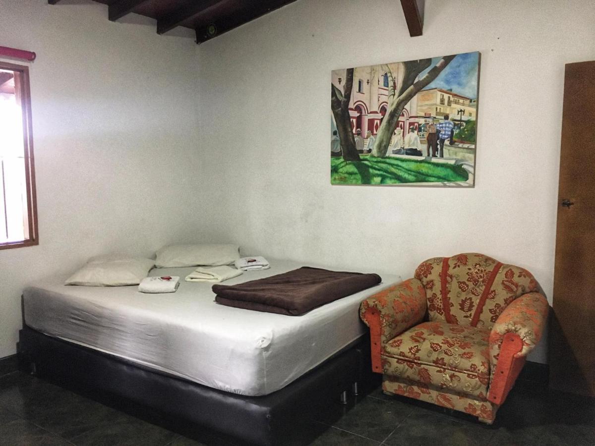 La Casona Hostel Guatape Bagian luar foto
