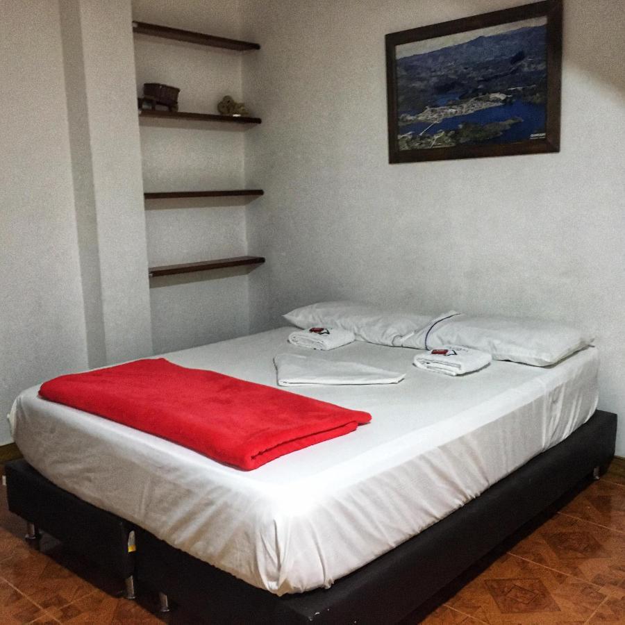 La Casona Hostel Guatape Bagian luar foto